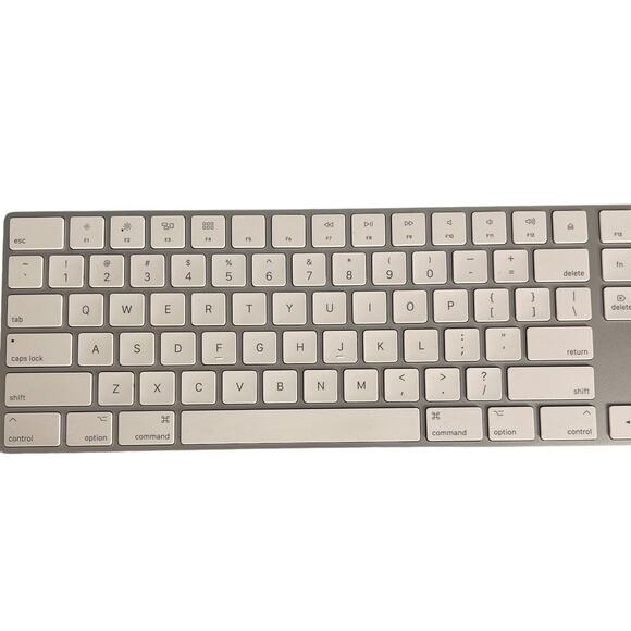 Apple Magic Keyboard with Numeric Keypad - US English - Picture 6 of 10